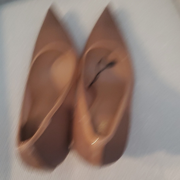 Zara Women's Tan Heels - Picture 8 of 8